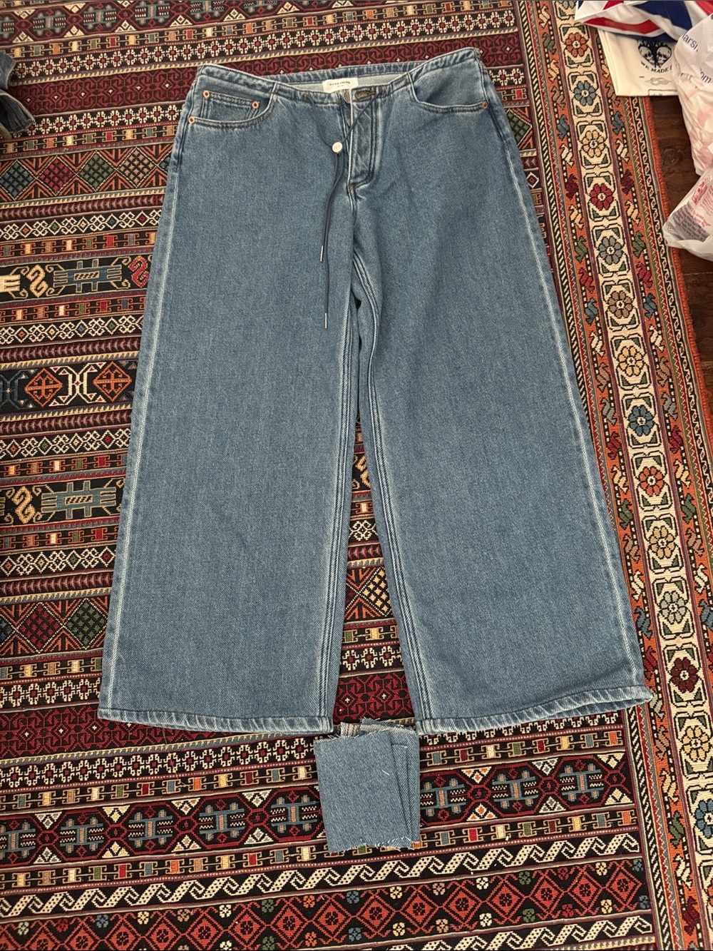 Still here cool jeans see description
